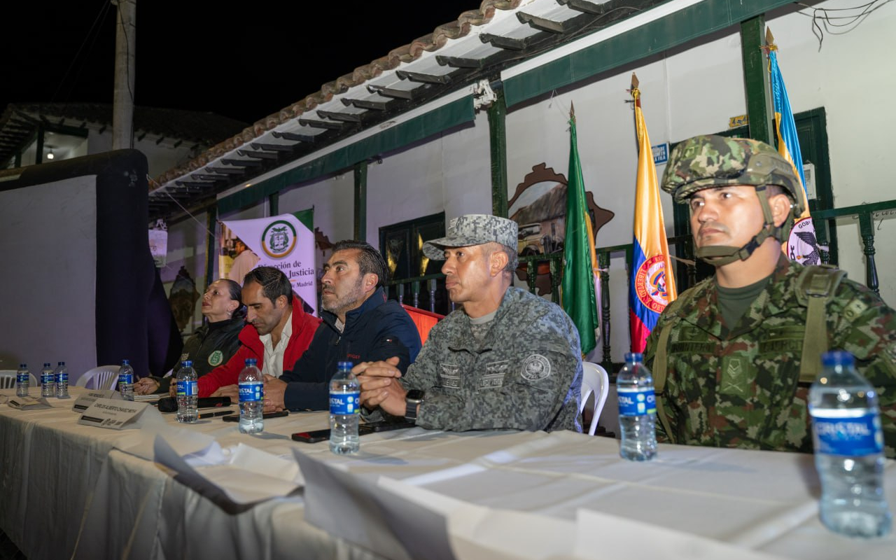 El Comando Aéreo de Mantenimiento contribuye a la seguridad en Madrid, Cundinamarca
