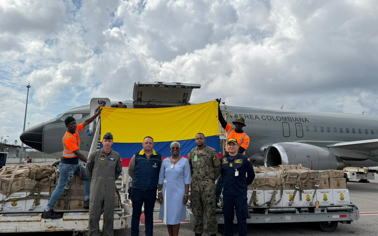 Colombia envía Ayuda Humanitaria a Jamaica en aeronave de la Fuerza Aeroespacial 