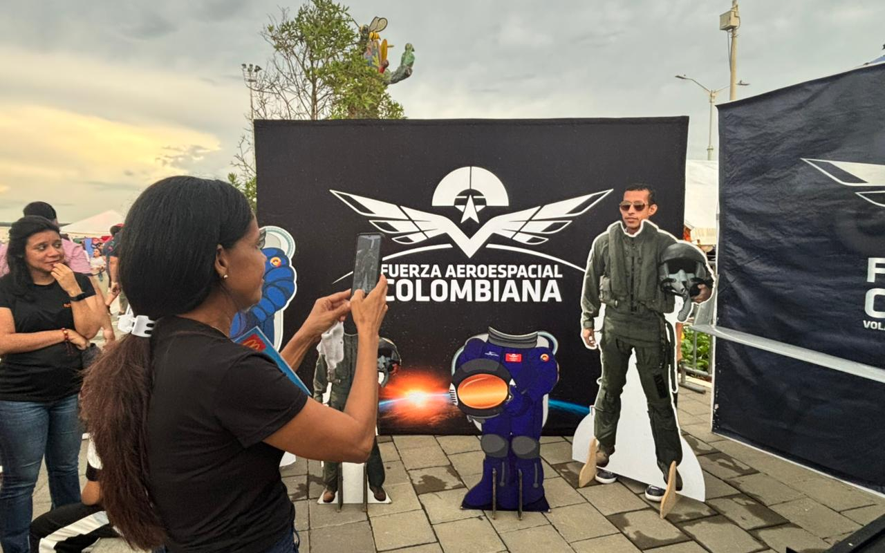 En Barranquilla, Fuerza Aeroespacial celebra su aniversario con ciudadanos en evento deportivo