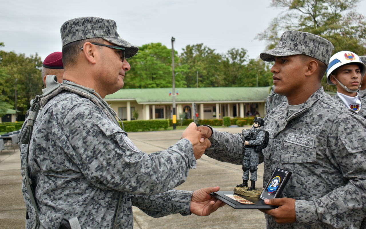 Joven Guajiro obtiene el primer puesto en el cuarto curso de soldados profesionales