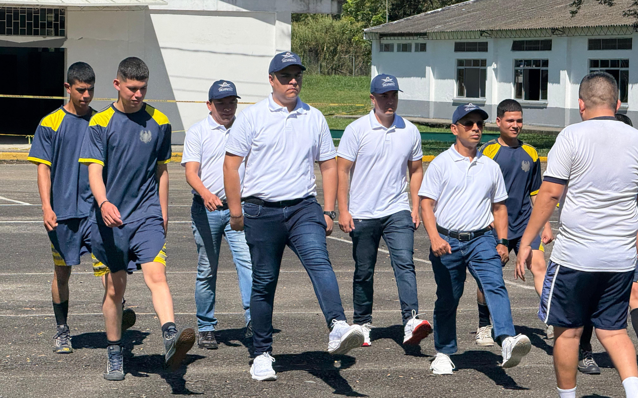 Profesionales al servicio de la Nación