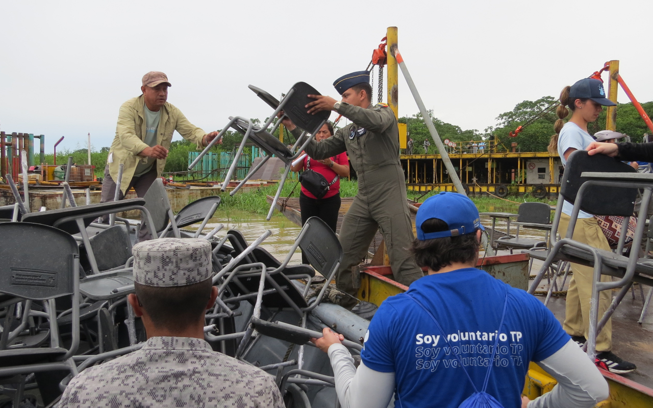 “Pupitres para el Amazonas”: compromiso con la educación en la selva colombiana
