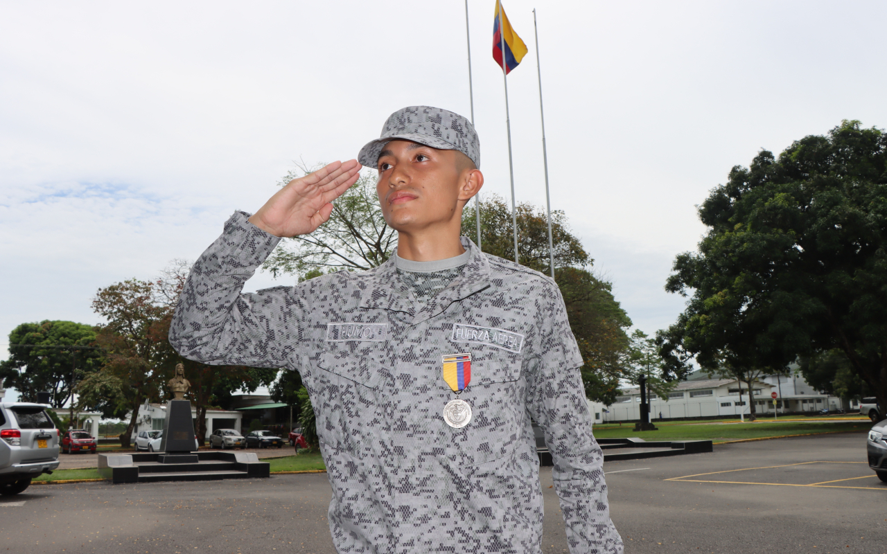 “He tenido el honor de portar con orgullo el uniforme” Soldado Humo