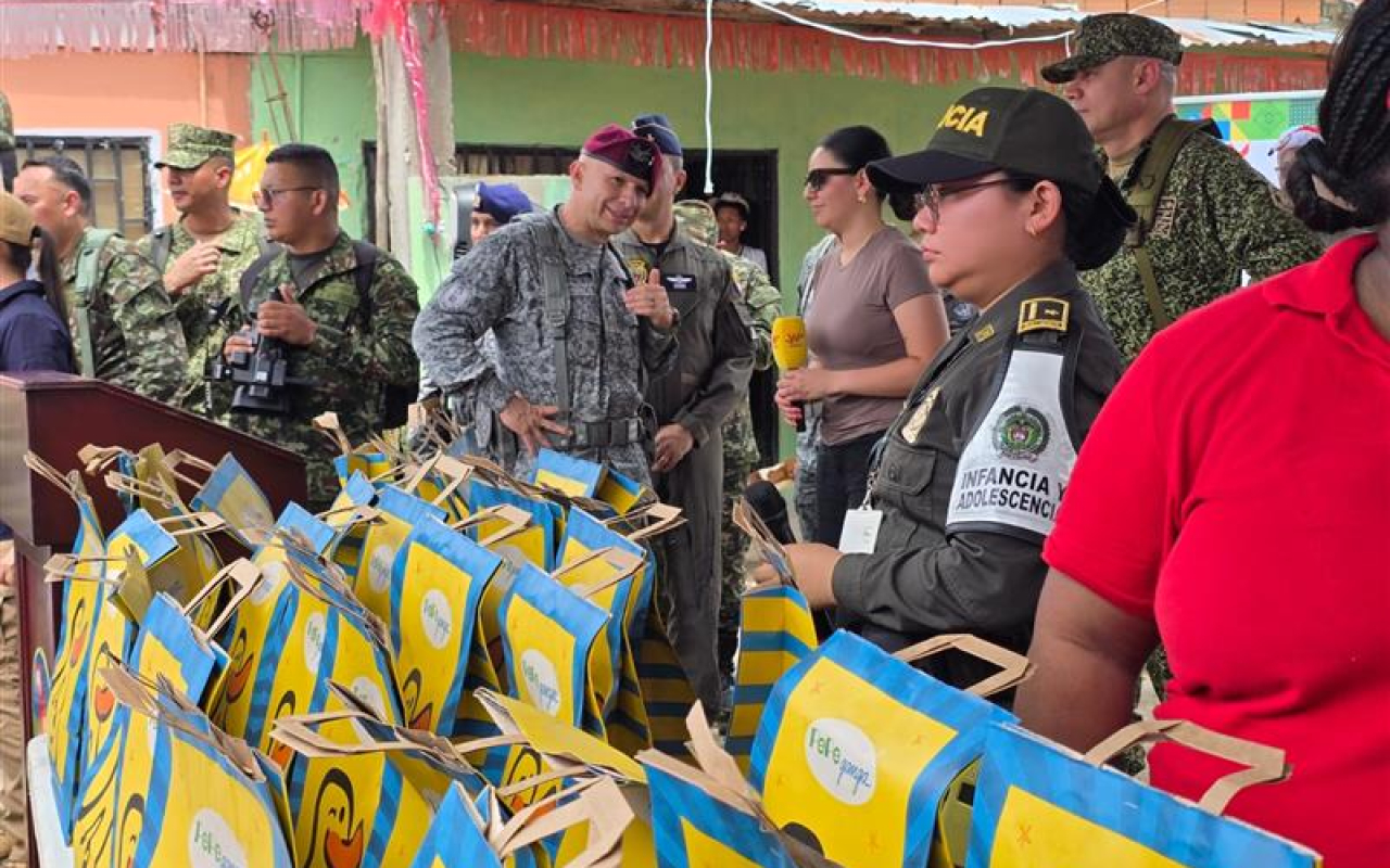 Operación Gratitud fortalece lazos con la comunidad de Leticia