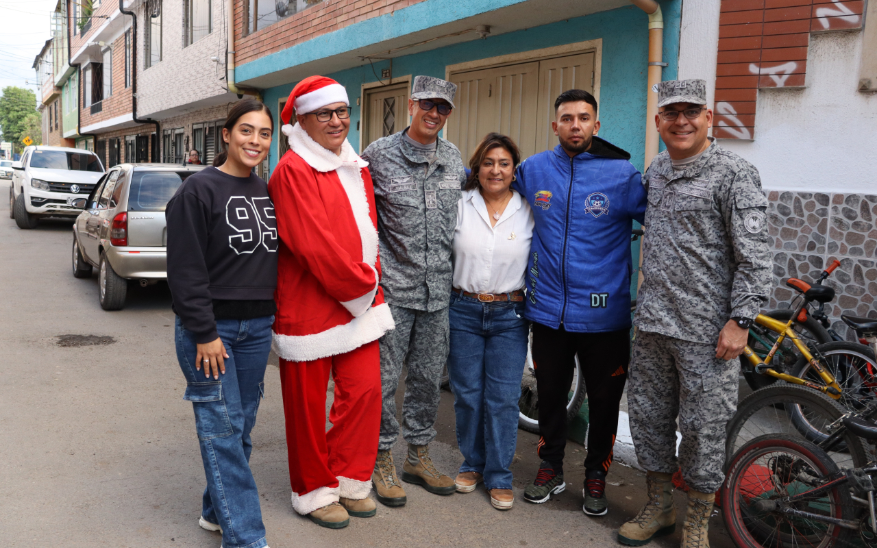 Fuerza Aeroespacial Colombiana adelantó la campaña navideña “Operación Gratitud” en Madrid, Cundinamarca