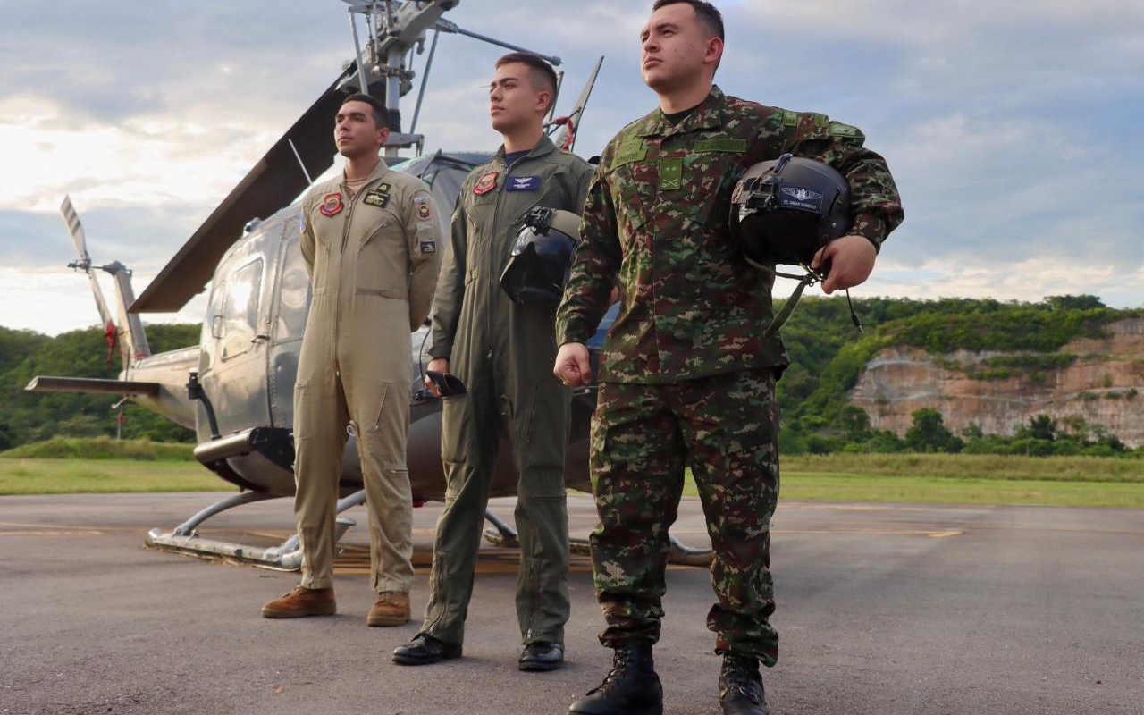 Tres historias, tres jóvenes un sueño, convertirse en piloto de helicóptero