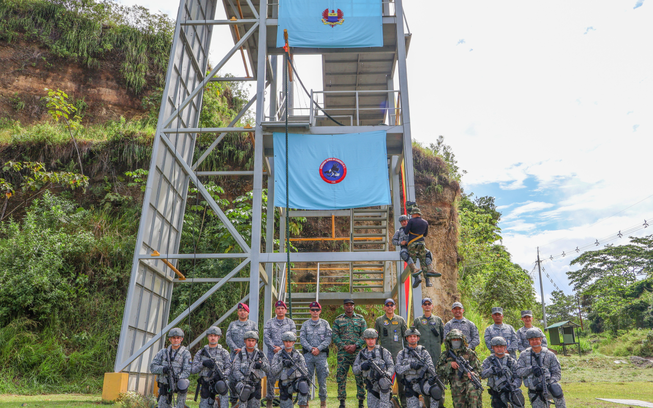 Guyana busca ampliar capacidades operacionales mediante intercambio formativo en Colombia