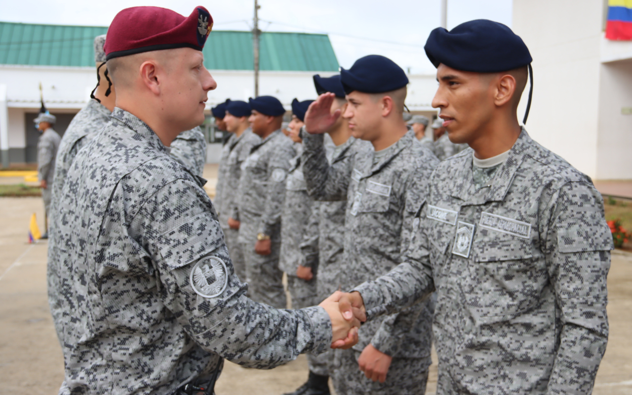 Imposición de boinas: jóvenes construyen un futuro solido al servicio de Colombia