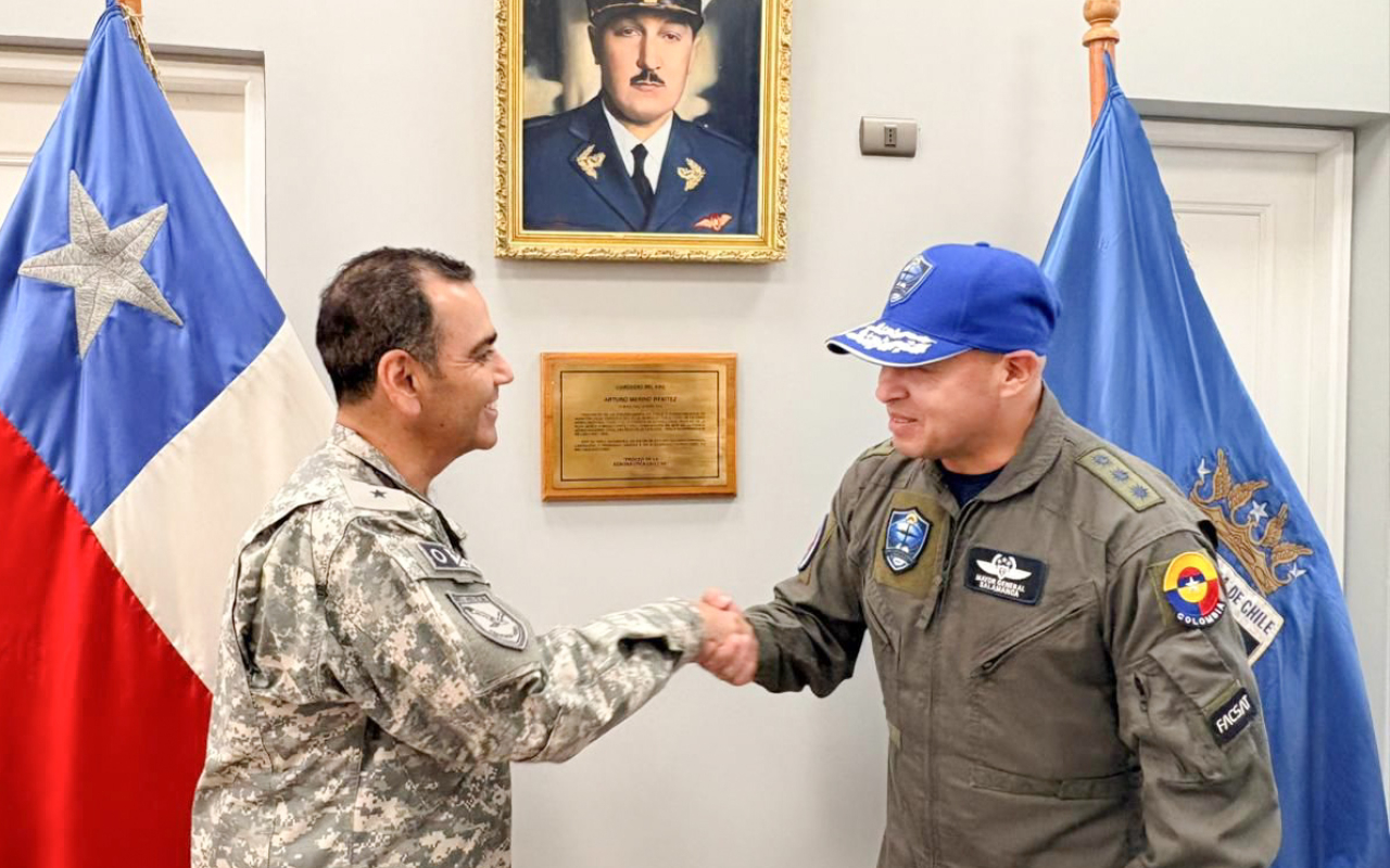 La Fuerza Aeroespacial Colombiana fortalece operación antártica con apoyo internacional