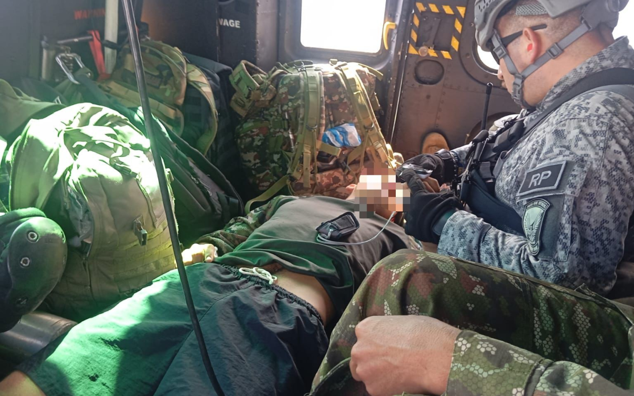 Evacuación aeromédica salvaguarda vidas de soldados afectados por tormenta eléctrica en Caquetá