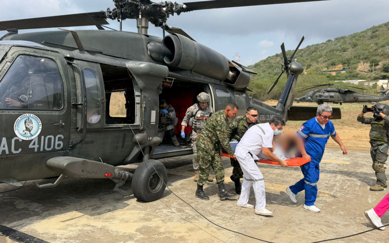 Traslado aeromédico salva vida de ciudadano herido por artefacto explosivo en Tibú