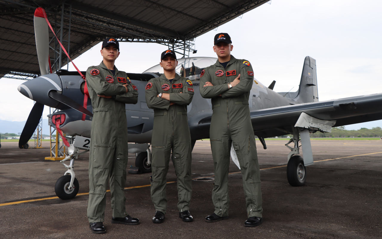 Volar solo por primera vez: un peldaño más para ser piloto militar