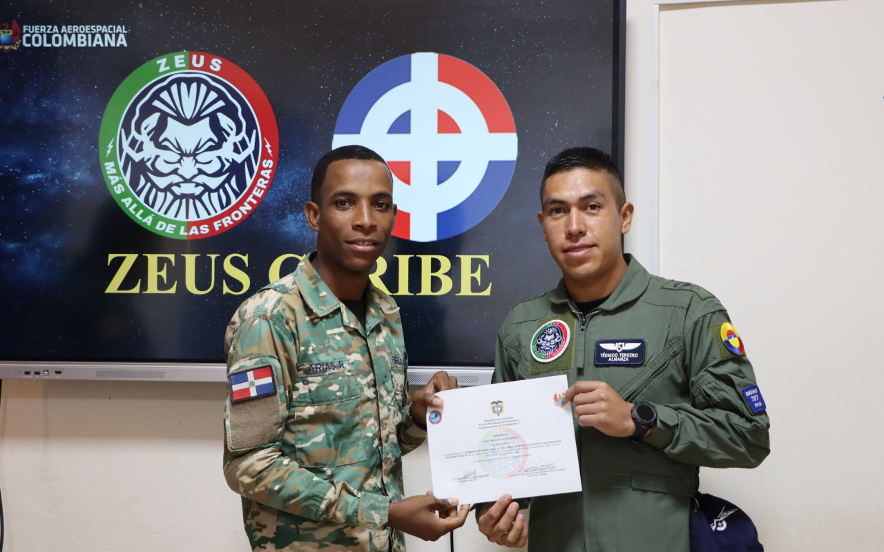 Colombia entrena a República Dominicana en Defensa aérea para enfrentar amenazas aéreas