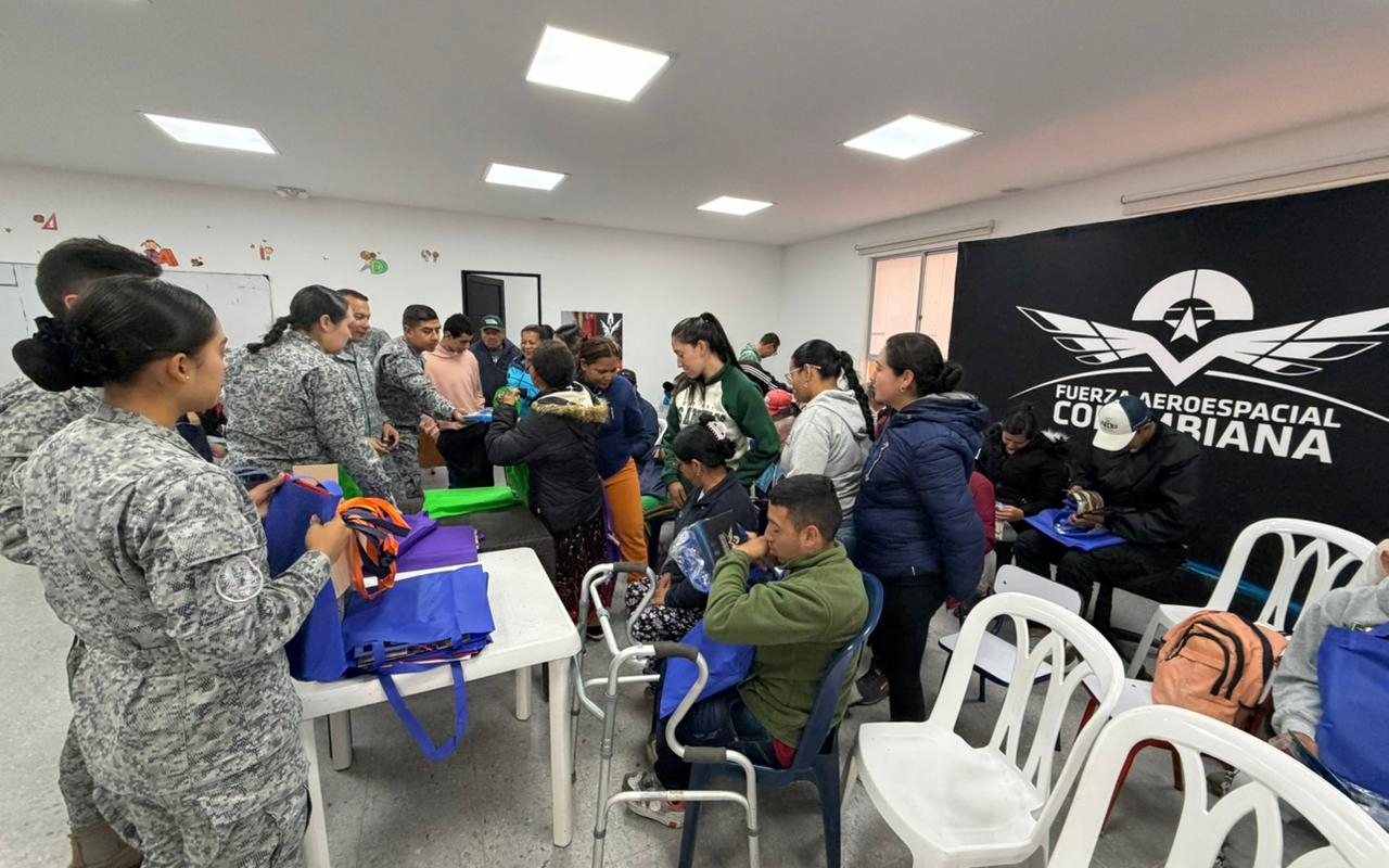 Iniciativa social entrega kits escolares para fortalecer la educación en Sutatausa, Cundinamarca