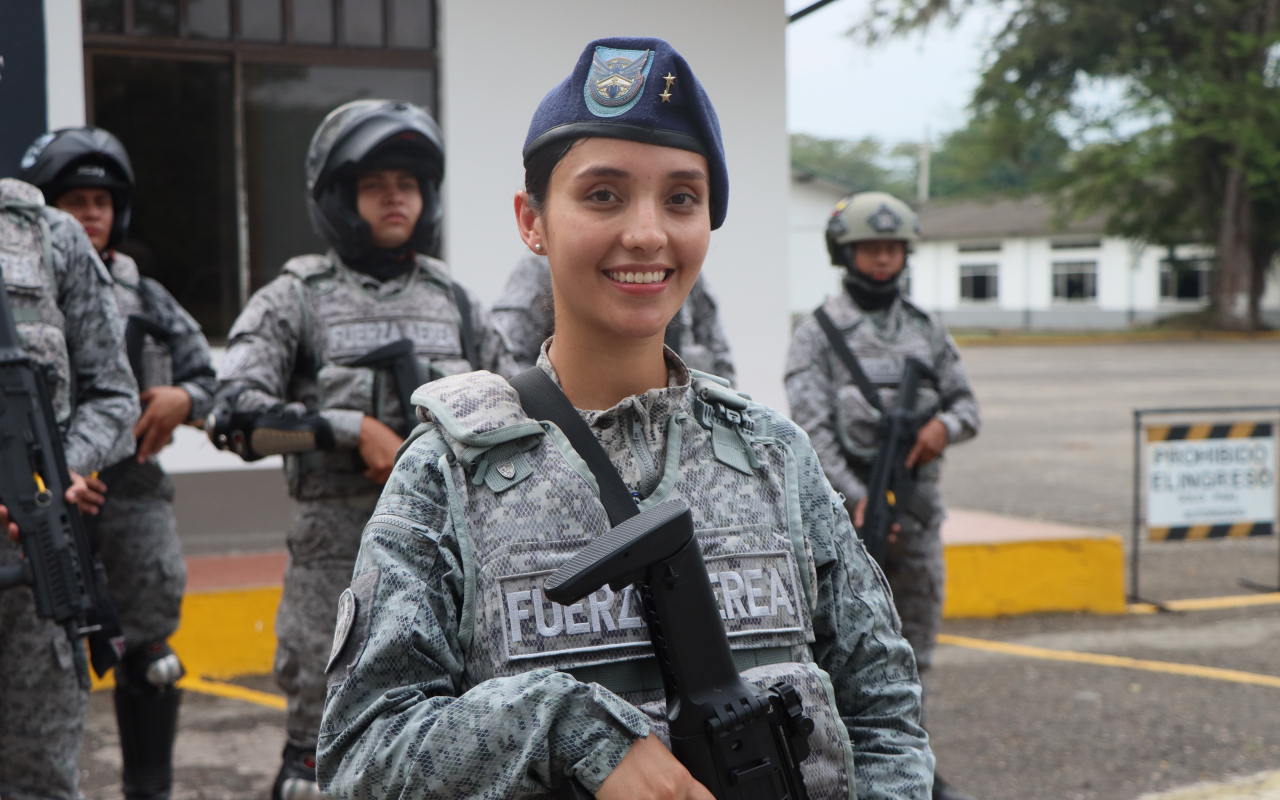 Teniente Sierra: mujer valiente al servicio de la nación