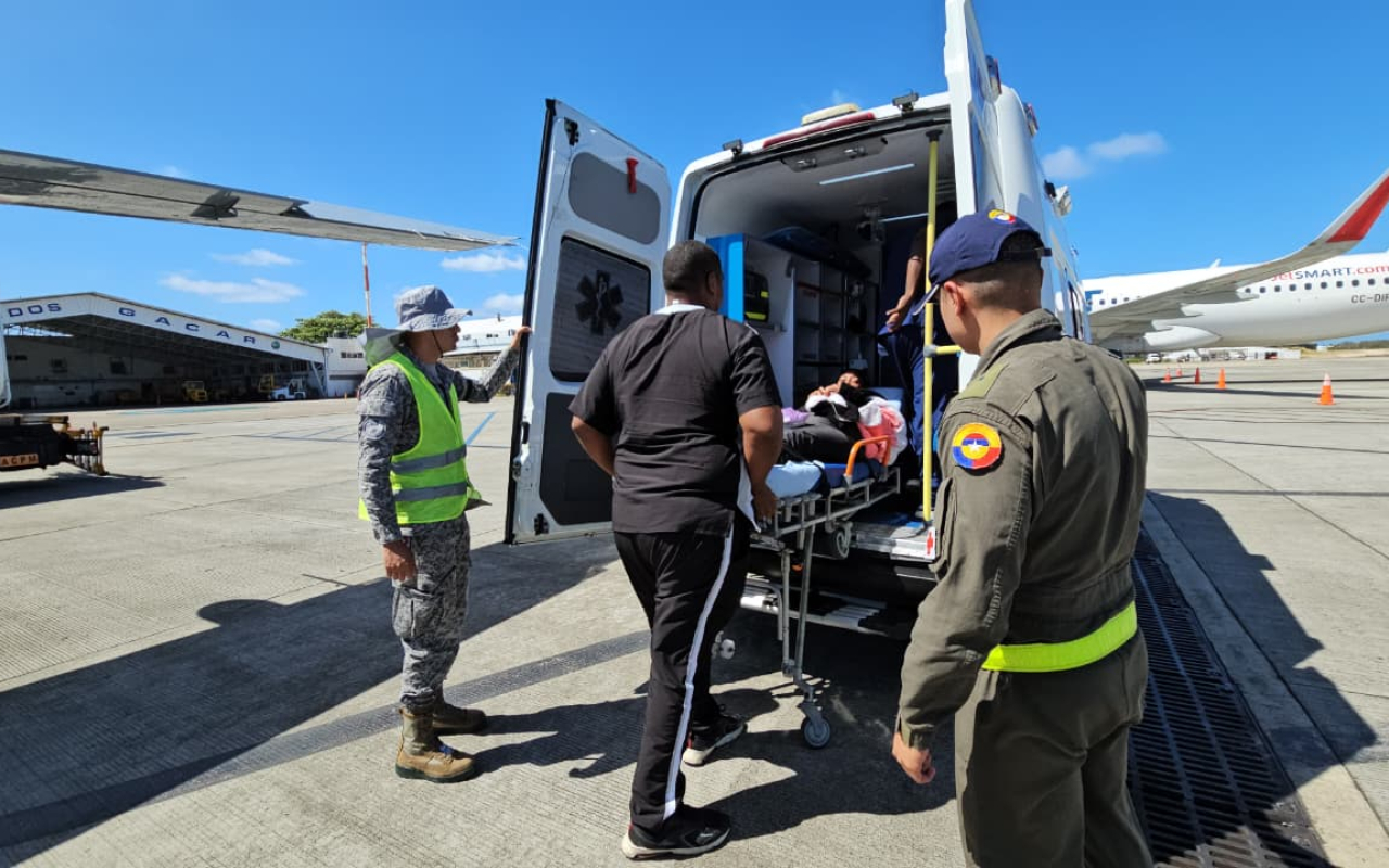 Traslado aeromédico facilita atención especializada para dos providencianas en San Andrés 