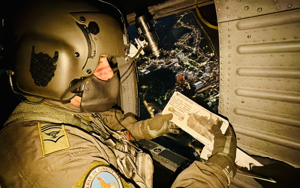 Vigilancia aérea y entrega de volantes durante comicios en el suroeste antioqueño