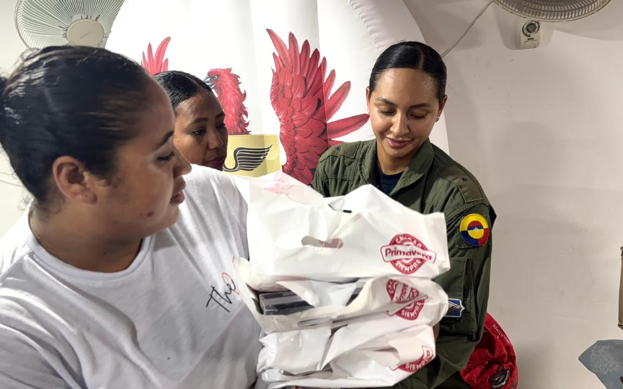 Entrega de kits escolares beneficia al barrio Nueva Guinea en San Andrés