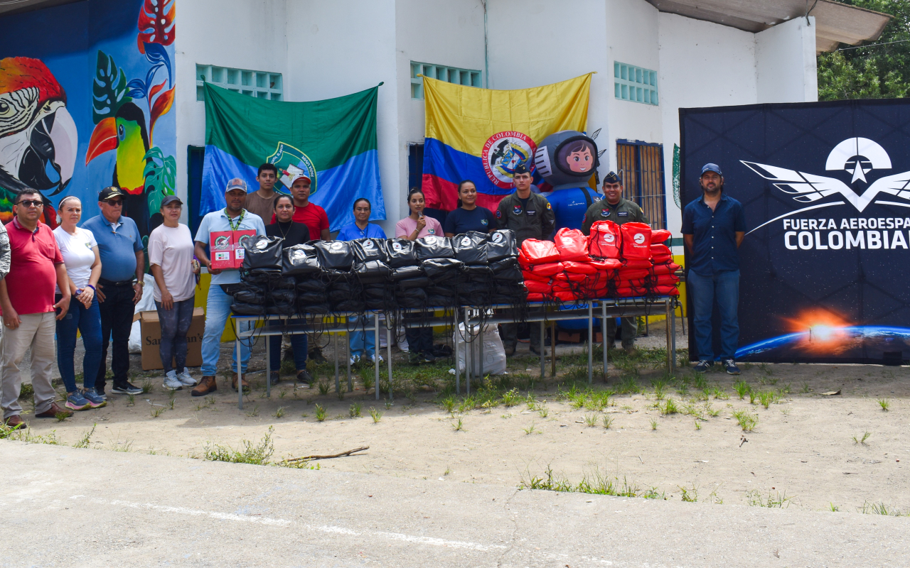 Kits escolares fortalecen procesos educativos en comunidad rural de La Dorada Caldas