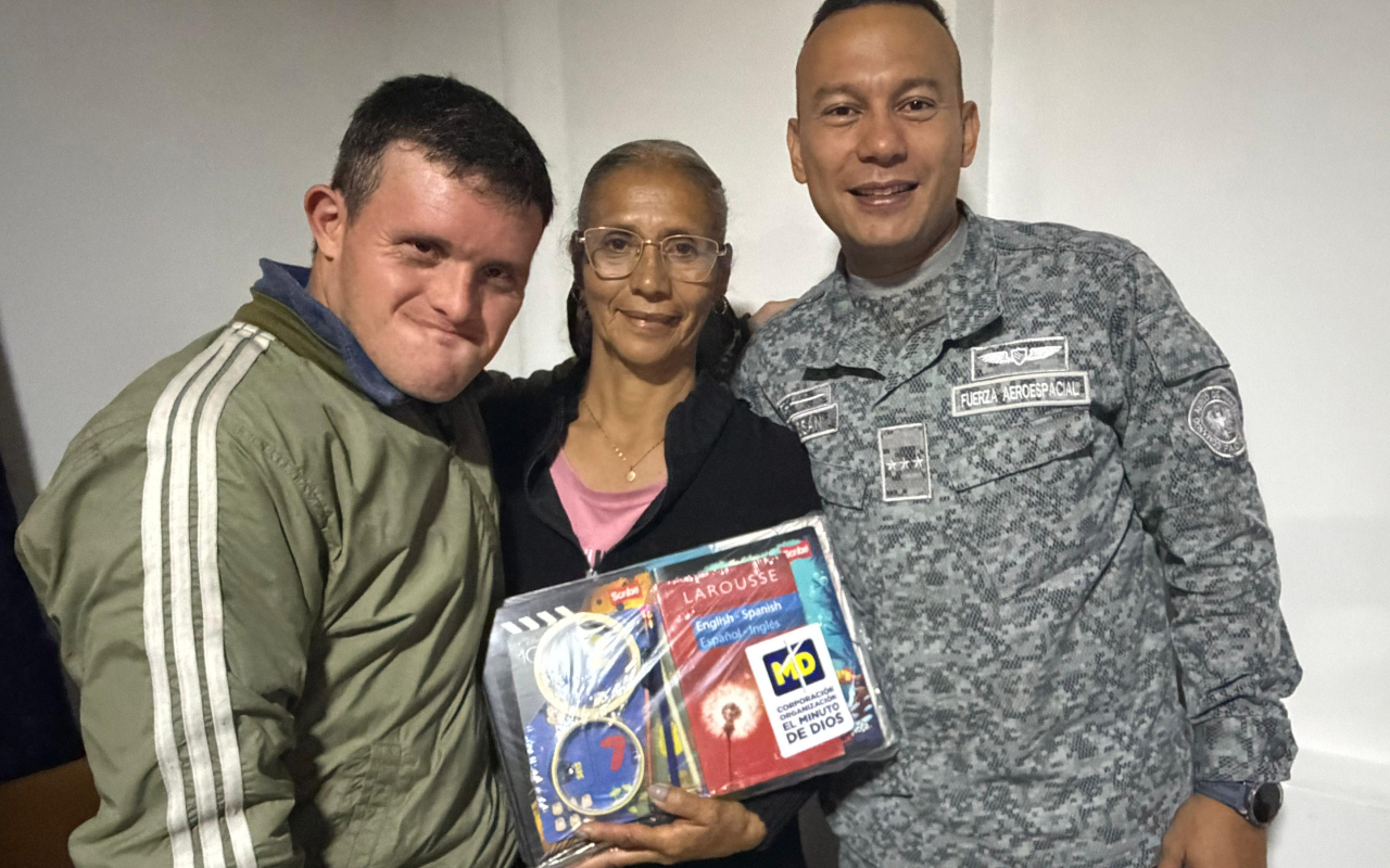 Kits escolares impulsa el aprendizaje de personas con discapacidad en Funza, Cundinamarca