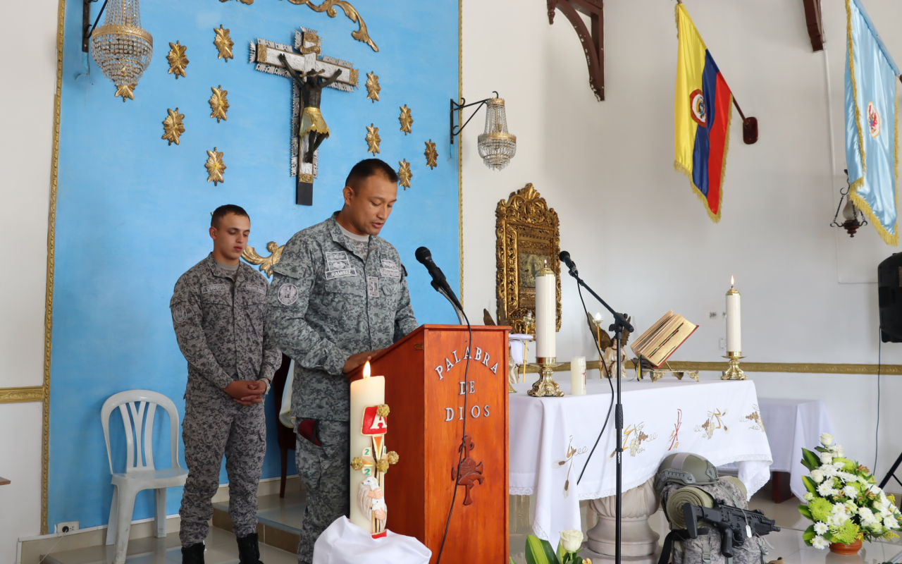Personal militar conmemora aniversario de la especialidad Seguridad y Defensa de Bases Aéreas