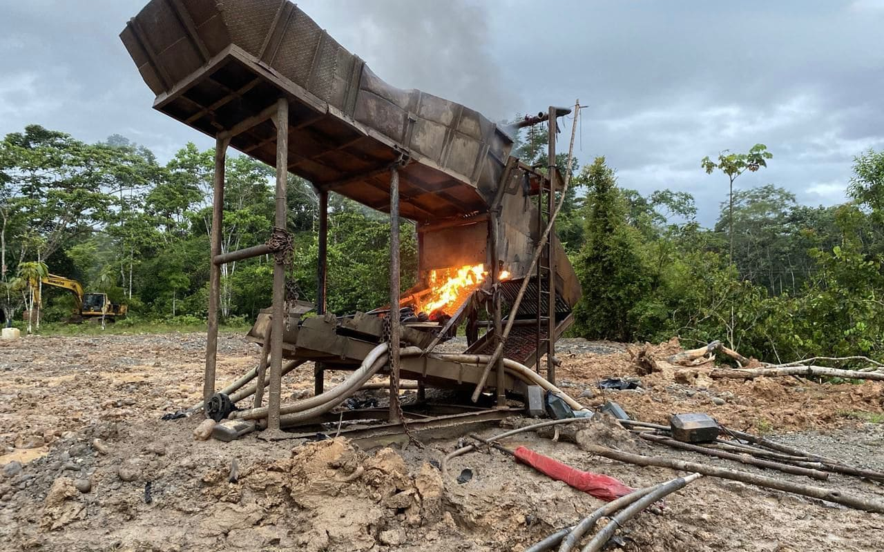 Despliegue militar en Putumayo desarticula infraestructura logística de minería criminal