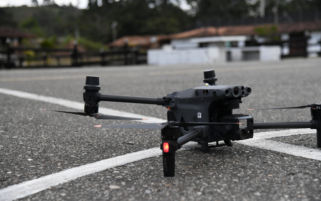 Uso de drones cerca de unidades militares está restringido por normatividad vigente