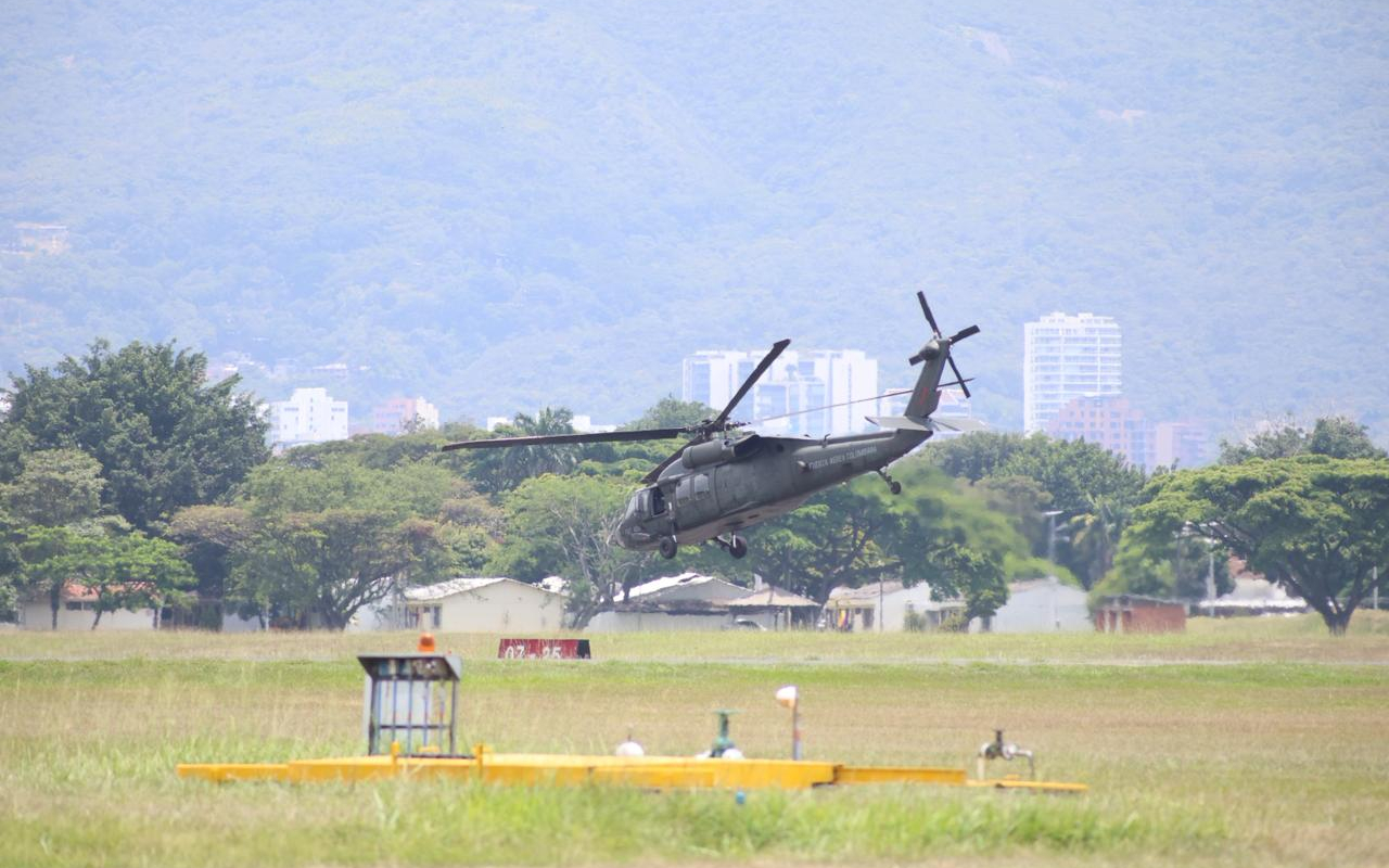 Capacidades aéreas acompañan movilidad sobre la vía Panamericana en el suroccidente colombiano 