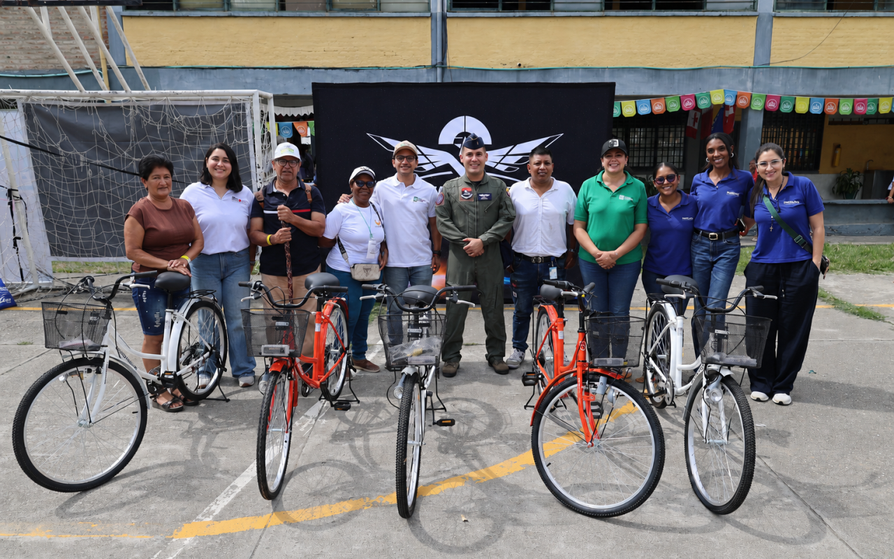 Fuerza Aeroespacial Colombiana lleva bienestar a comunidades vulnerables del Valle del Cauca