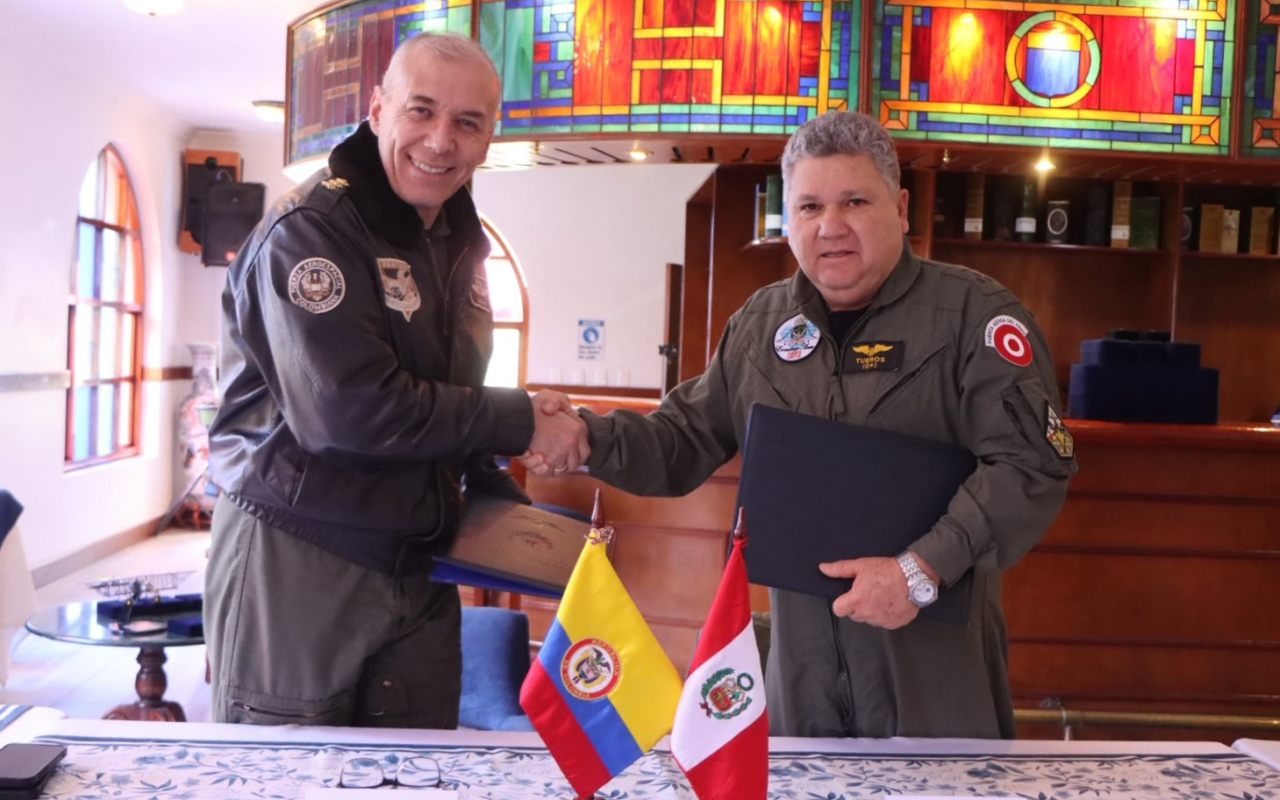 Fuerza Aeroespacial Colombiana y Fuerza Aérea del Perú fortalecen su cooperación bilateral