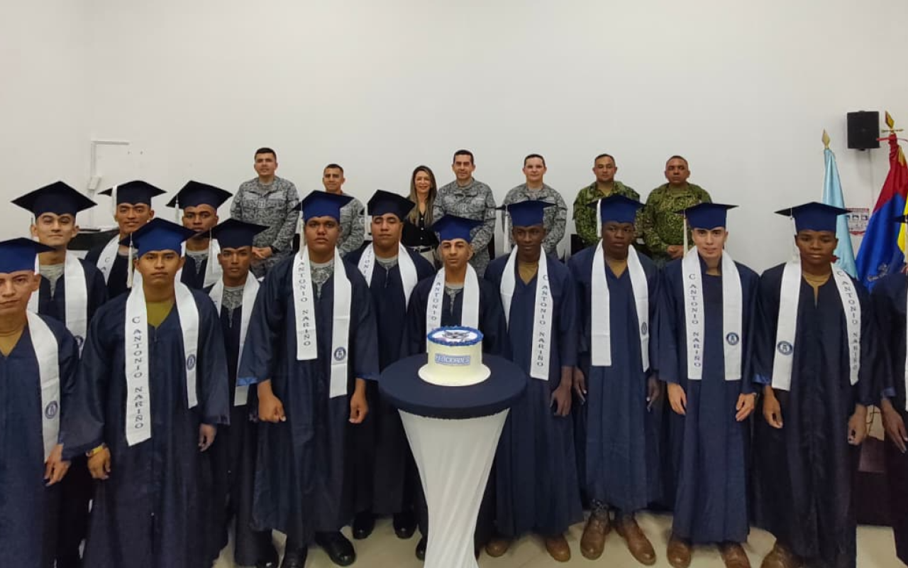 Soldados culminan su bachillerato y fortalecen su futuro para servir a Colombia