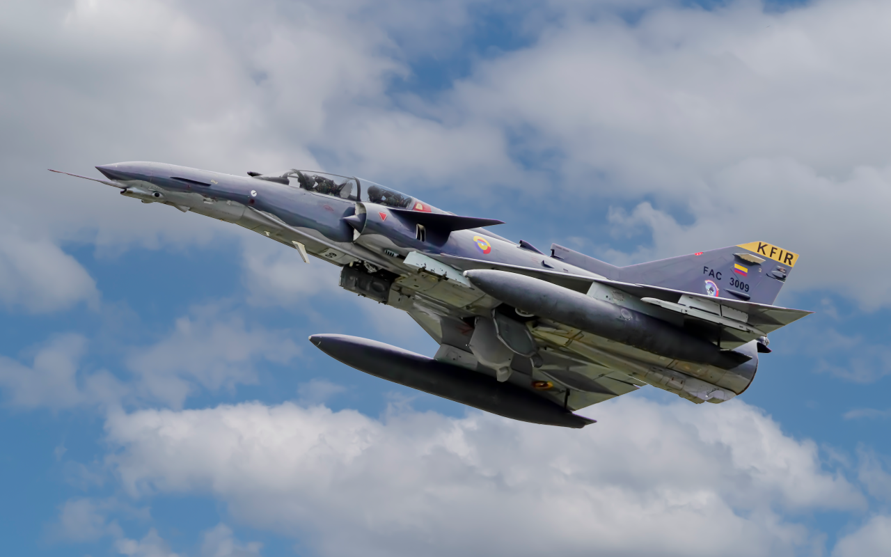 Aeronaves KFIR fortalecen la seguridad aérea en el Valle del Cauca