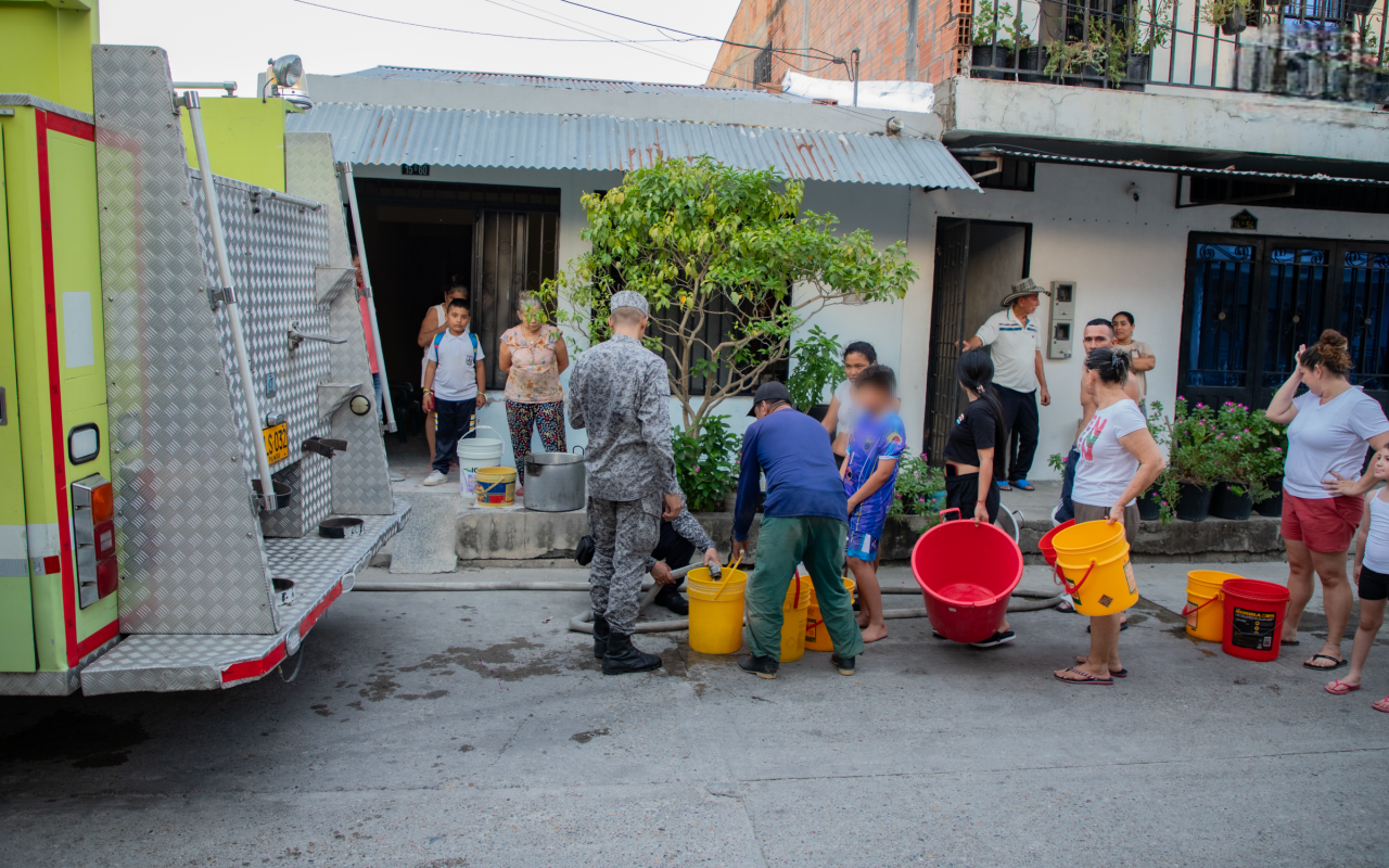 3.000 galones de agua fueron suministrados a familias de Puerto Salgar, Cundinamarca 