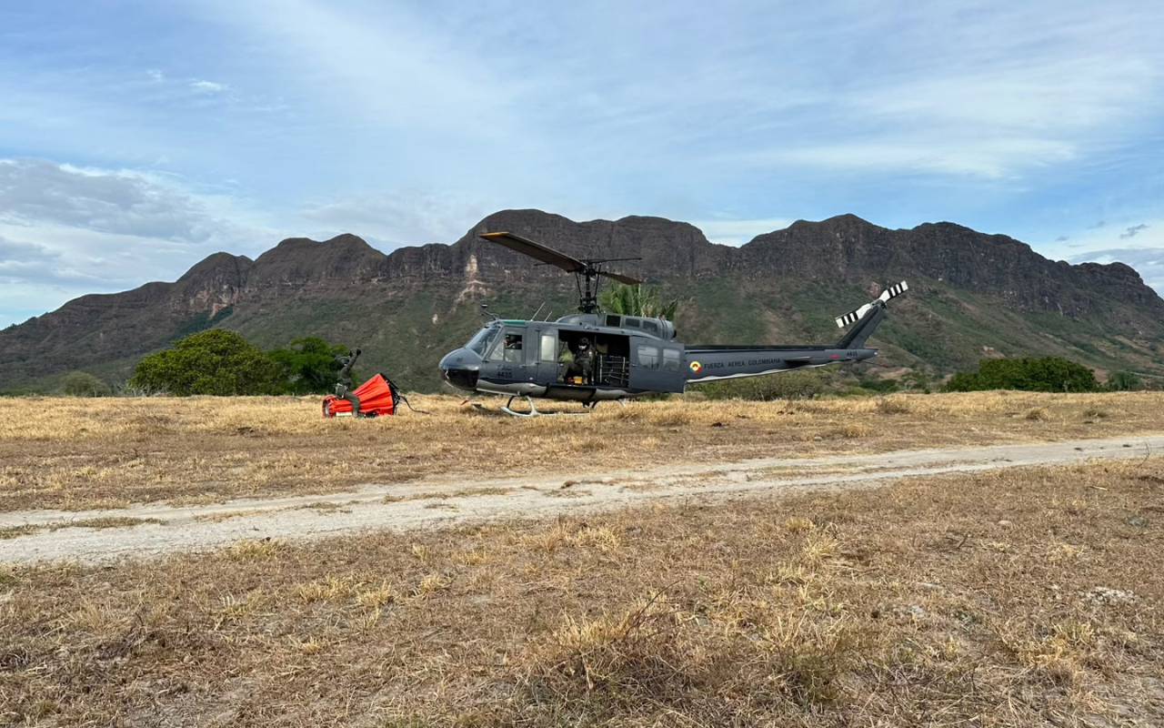Fuerza Aeroespacial despliega capacidades aéreas para extinguir incendio en Tolima