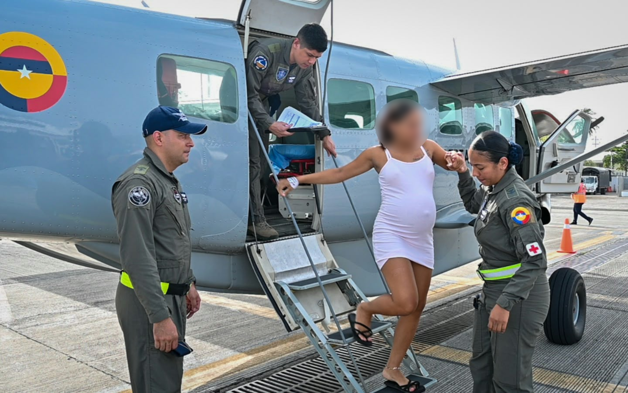 Traslado aeromédico permitió atención médica especializada para joven en estado de gestación