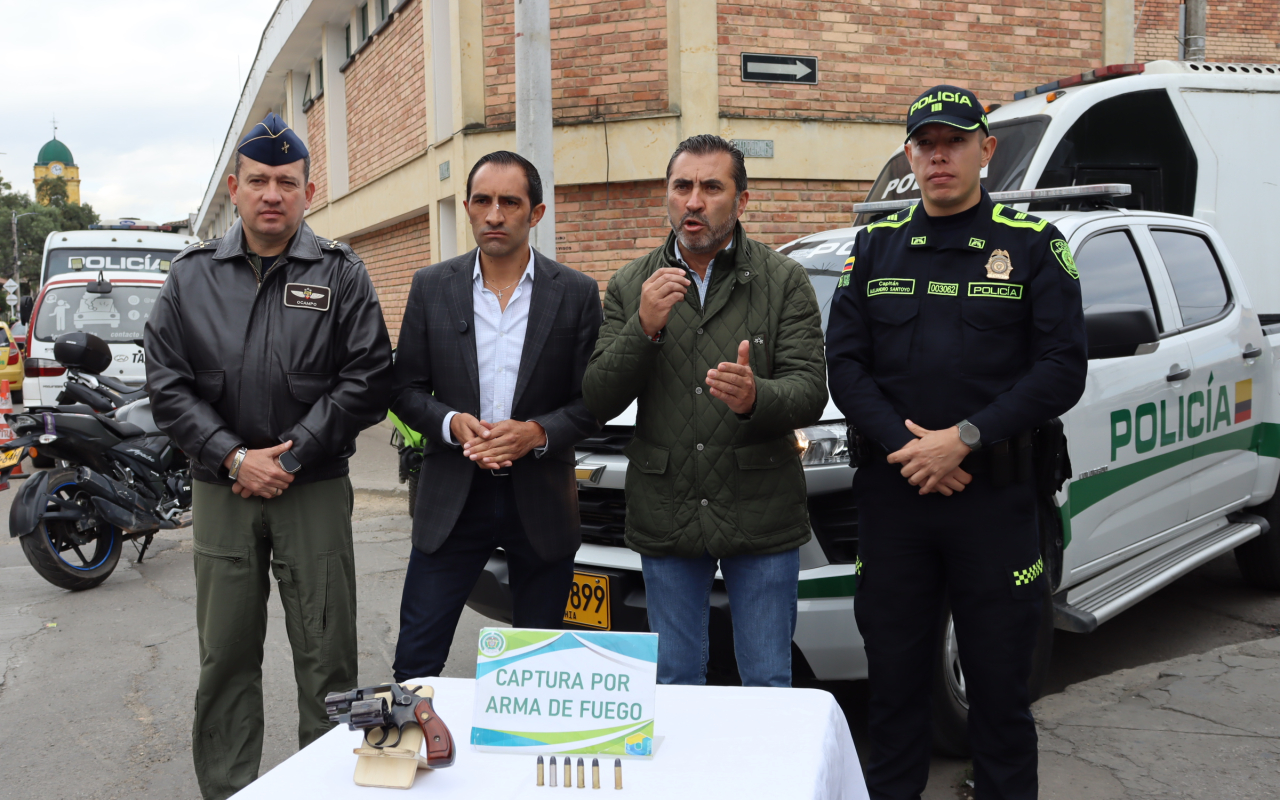 El Comando Aéreo de Mantenimiento contribuye a la seguridad en Madrid, Cundinamarca