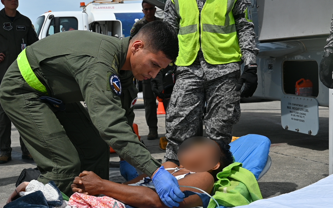Traslado aeromédico facilitó atención especializada para adulta mayor en San Andrés