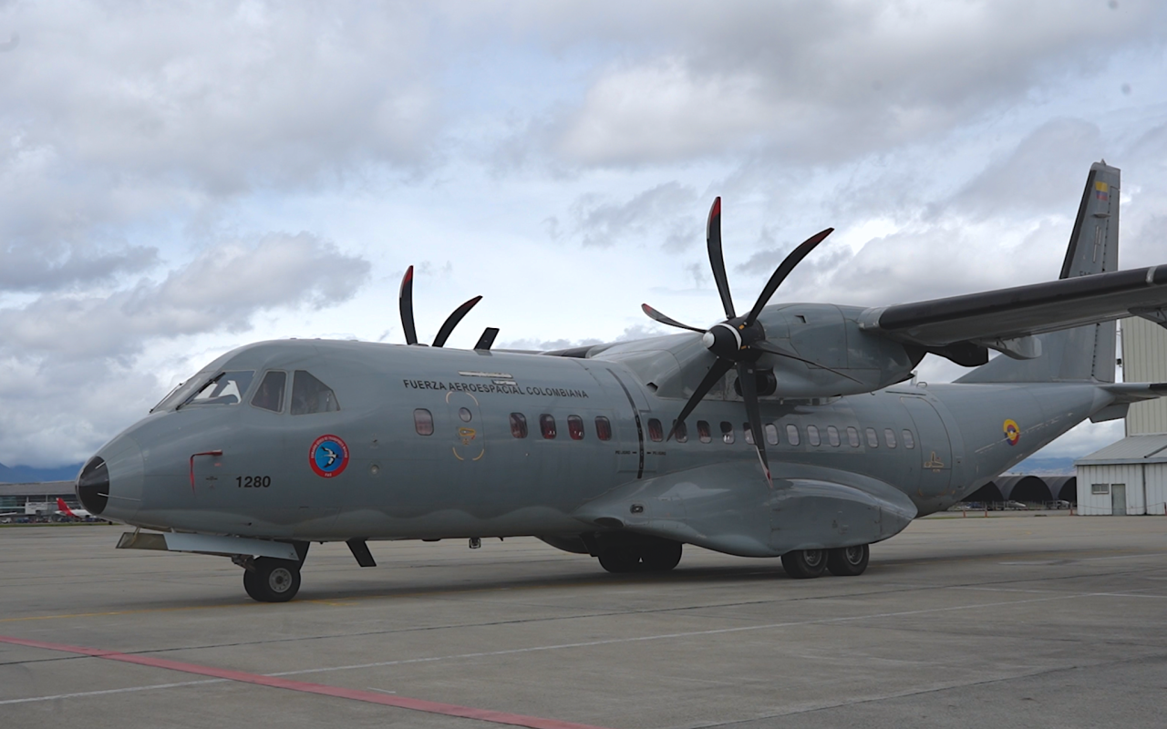 Una misión desde el aire: C-295 y GROEA entrenan para atender emergencias