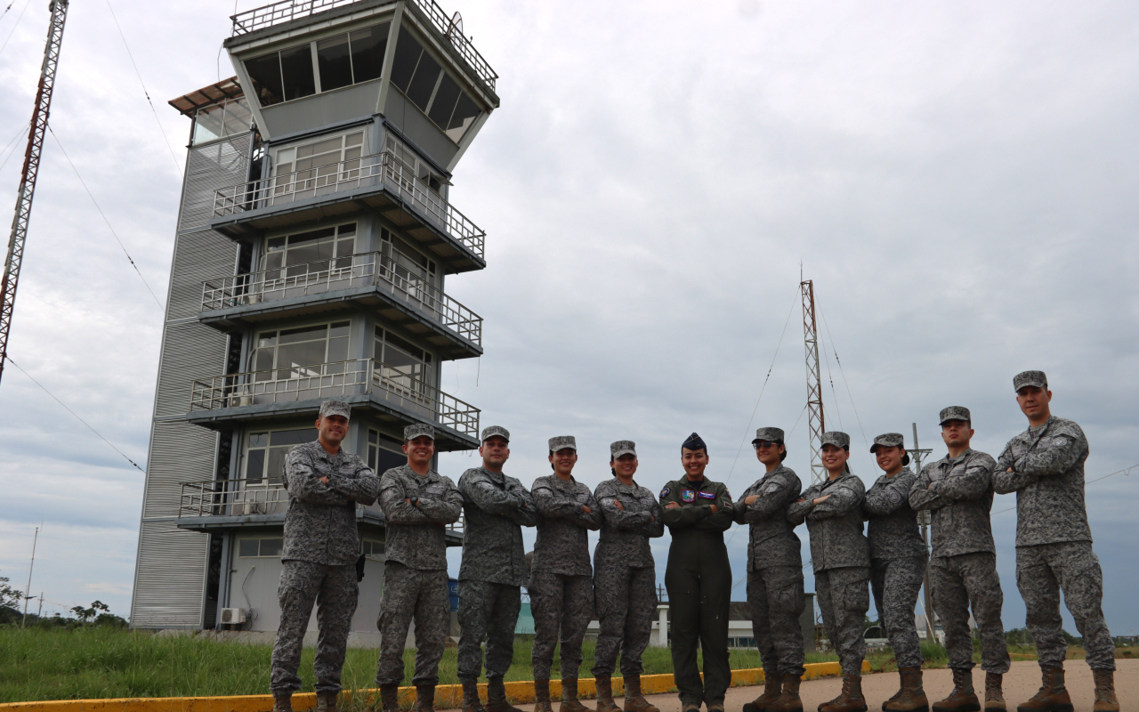 Excelencia y compromiso en el control del tránsito aéreo en el Caquetá