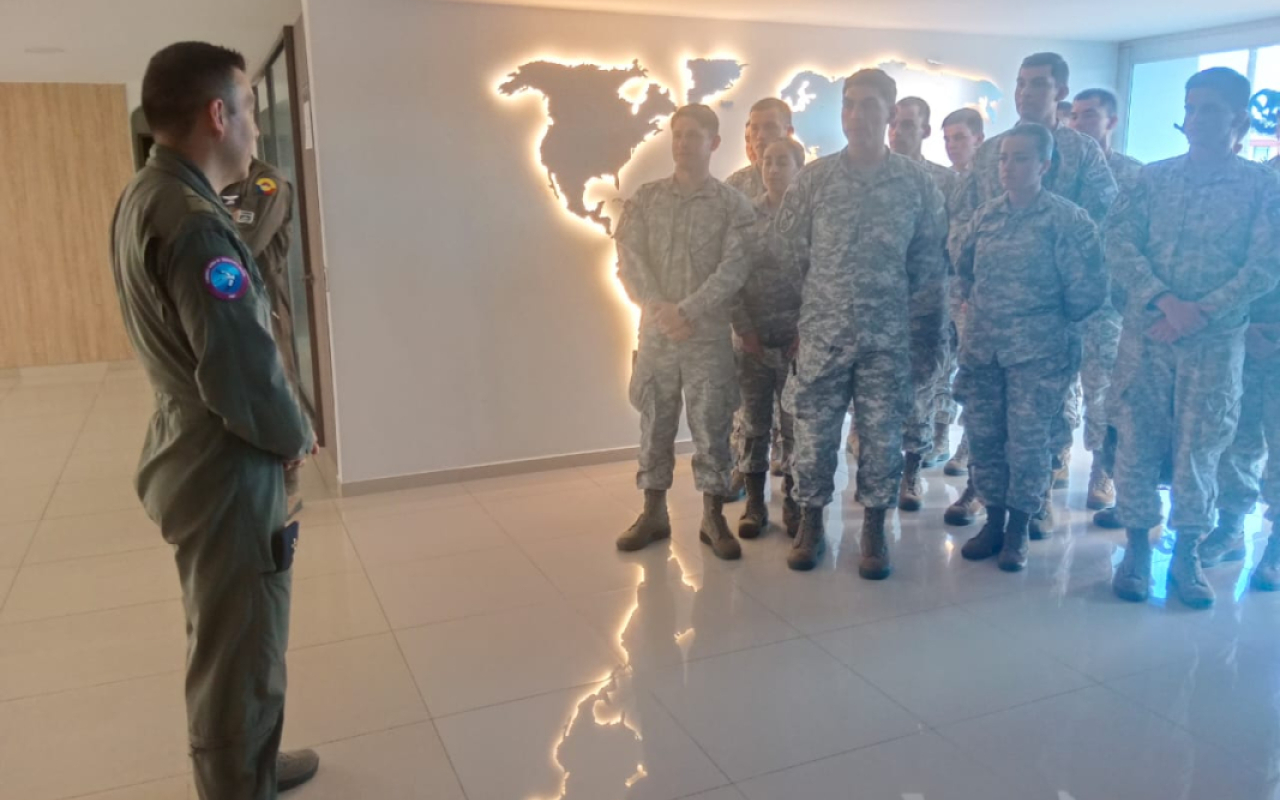 Fortalecimiento de lazos de cooperación con la Fuerza Aérea de Chile 