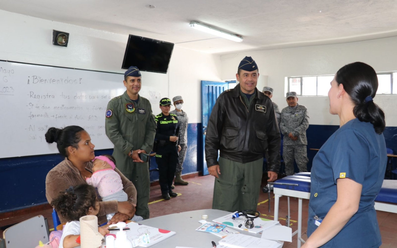 Habitantes de Fontibón en Bogotá accedieron a servicios gratuitos de salud con la Fuerza Aérea