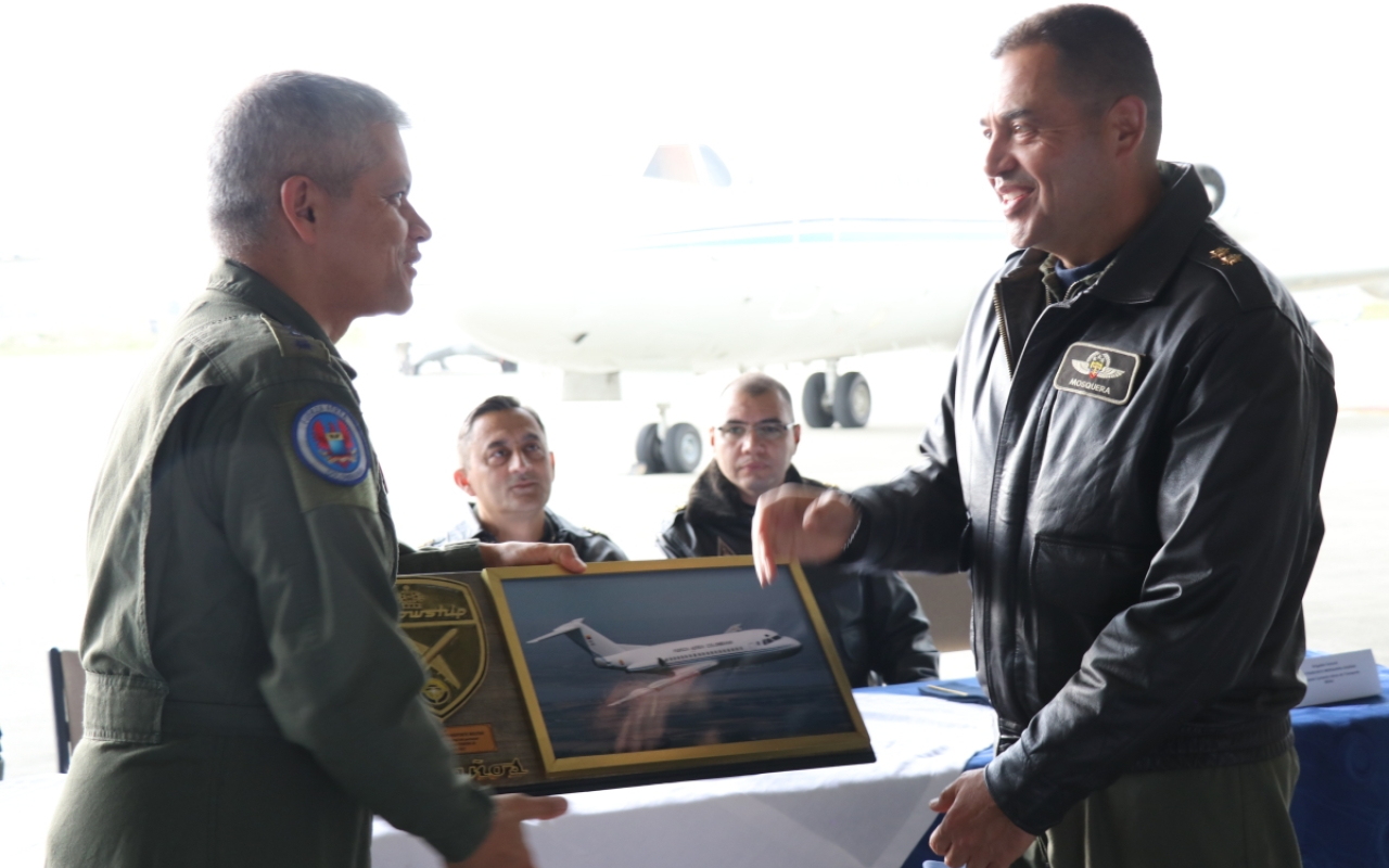 Equipo Fokker- 28 de su Fuerza Aérea Colombiana conmemoró su aniversario