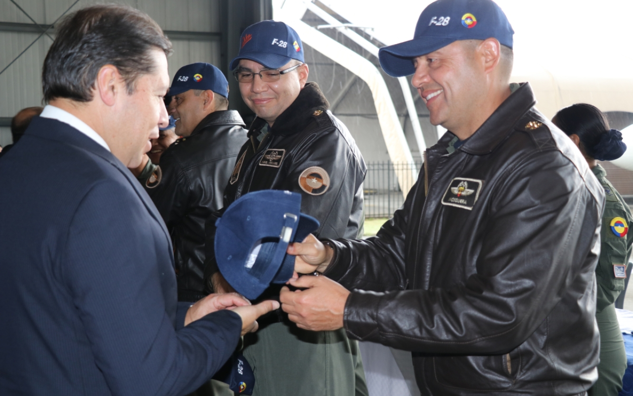 Equipo Fokker- 28 de su Fuerza Aérea Colombiana conmemoró su aniversario