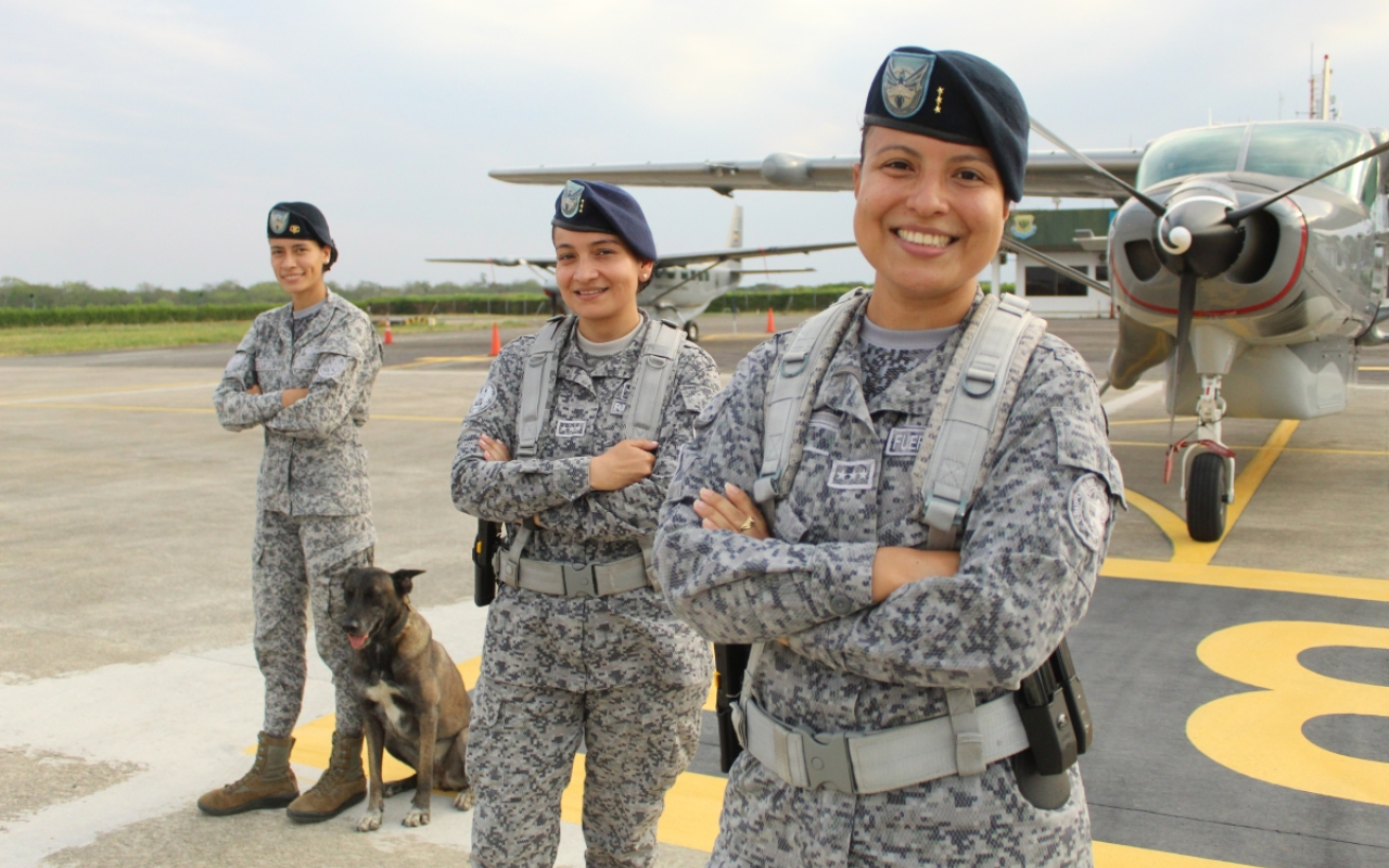 Creatividad, pasión y vocación de servicio cualidades de la mujer militar