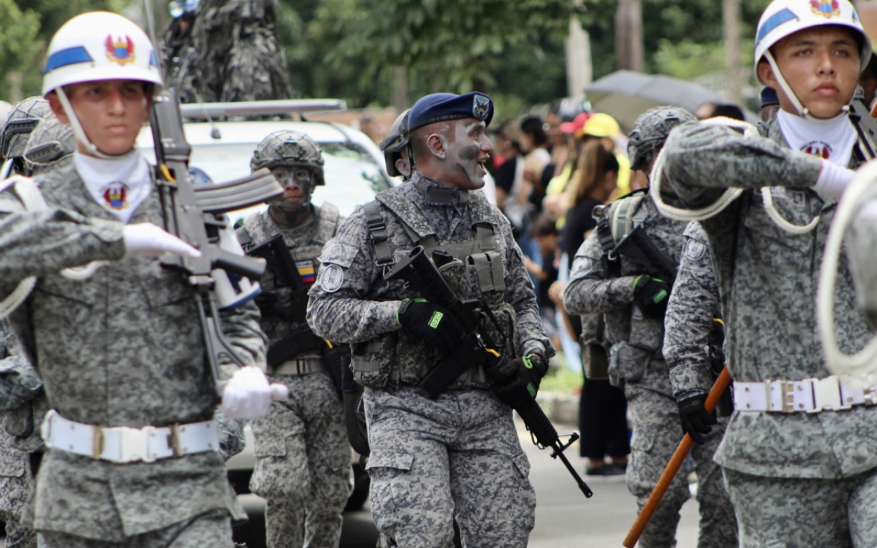 Yopal izó con orgullo el tricolor nacional en el Desfile militar y policial con motivo del 20 de julio