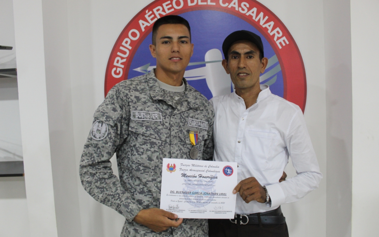 Emotivo licenciamiento de jóvenes soldados del Grupo Aéreo del Casanare Emotivo licenciamiento de jóvenes soldados del Grupo Aéreo del Casanare