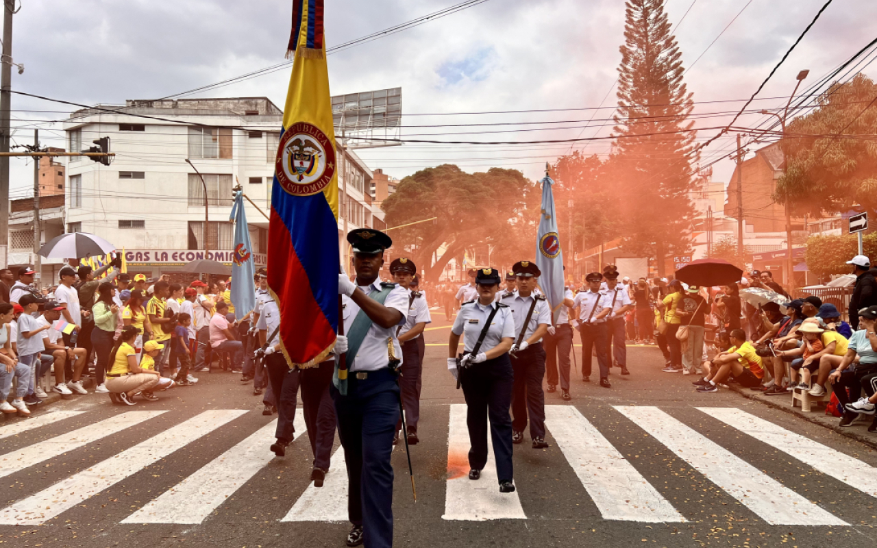 Caleños conmemoraron 214 años del Grito de Independencia