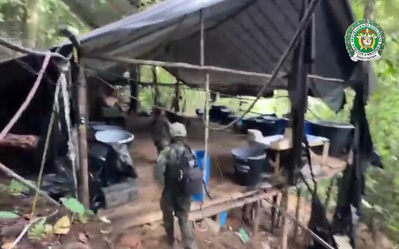 Fuerza Aérea Colombiana y Policía Nacional desmantelan laboratorio de cocaína en Sonsón, Antioquia