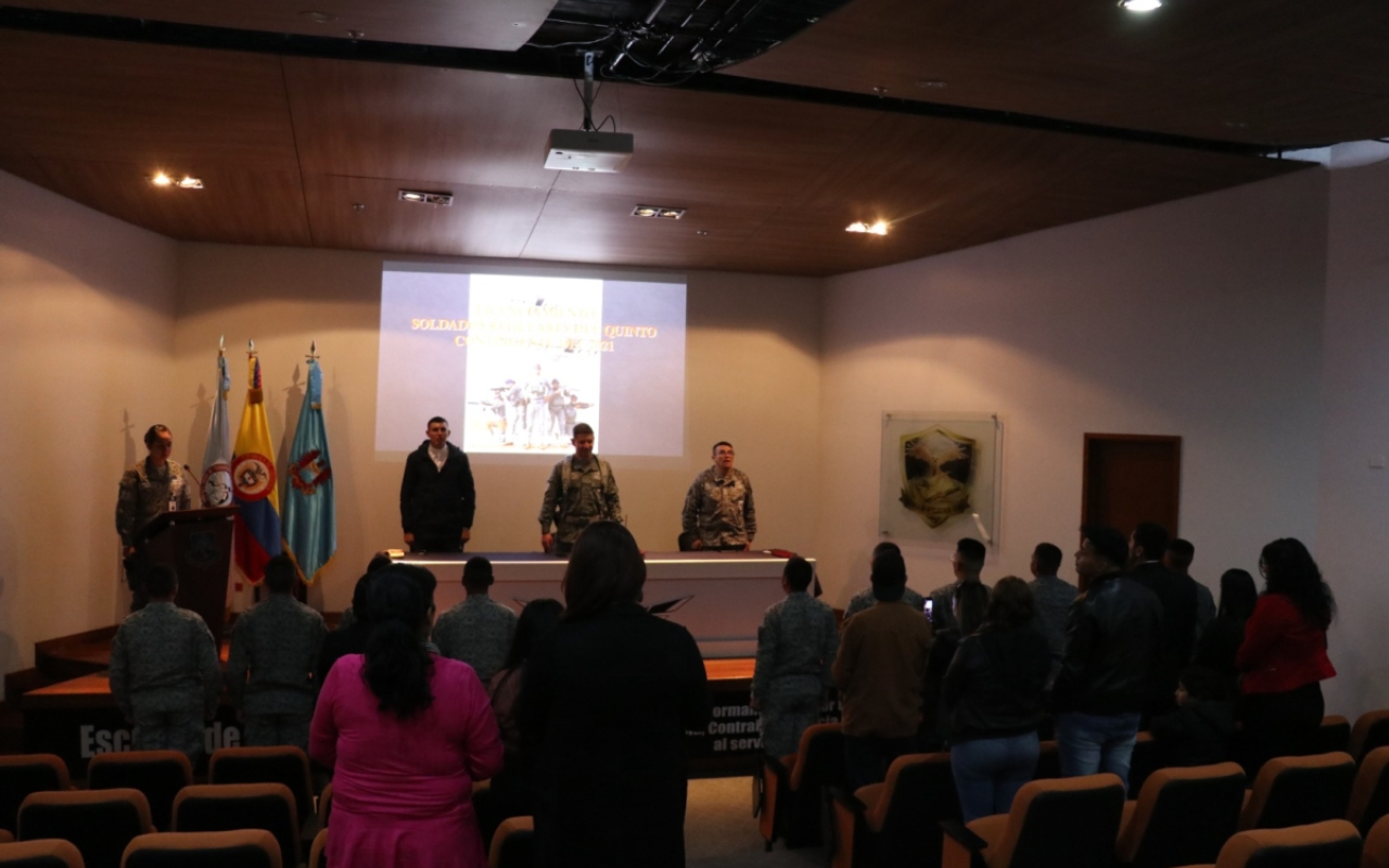 Con honores se licenciaron 10 soldados del Comando Aéreo de Transporte Militar