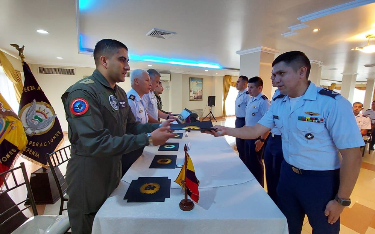 Finaliza curso para la Fuerza Aérea Ecuatoriana que potencializa las capacidades en Defensa Aérea de la región Finaliza curso para la Fuerza Aérea Ecuatoriana que potencializa las capacidades en Defensa Aérea de la región